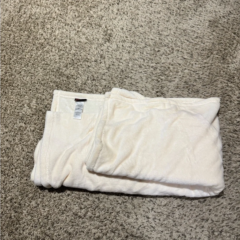 Soft Cream Blanket Size 48X73